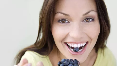 Wanita Usia 30-an Wajib Makan Blueberry, Pasangan Pasti Happy - GenPI.co