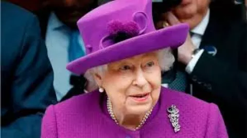 Pidato Corona Ratu Inggris Bikin Warga Menangis - GenPI.co