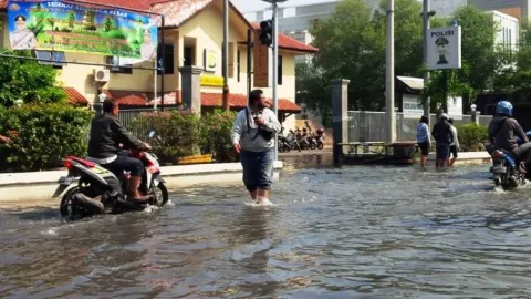 Awas, 9 Wilayah Jakut Dikepung Banjir Rob - GenPI.co
