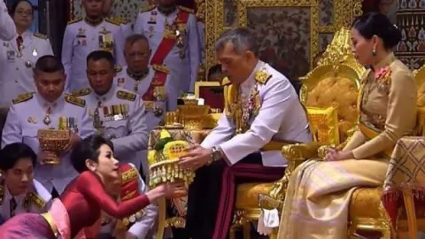 Buntut Foto Goyah Iman Selir Wow, Raja Thailand Ternyata... - GenPI.co