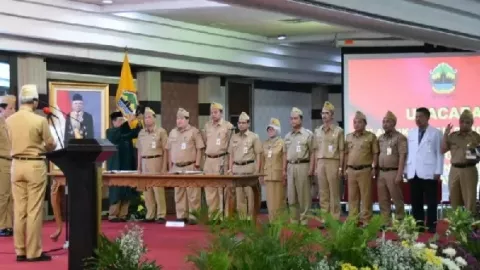 Ganjar Pranowo Tegas Banget, 12 Bulan Gagal Langsung Copot - GenPI.co