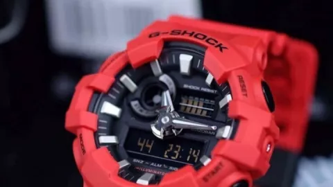 Ketangguhan Si Merah, Jam Tangan G-Shock Pria GA 700-4A - GenPI.co