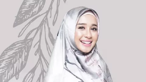 Ukhti,Tiru Cara Berhijab Laudya Cynthia Bella Ala Malaysian Style - GenPI.co