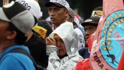 Pak Jokowi Nggak Kasihan Lihat Honorer K2 Mundur Alon-alon? - GenPI.co