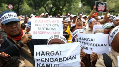 Pak Jokowi Ribuan Honorer K2 Mogok Kerja, Ini 3 Tuntutannya... - GenPI.co