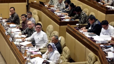 Bikin Semrawut, Pemda Jangan Obral Janji Angkat Honorer Jadi PNS - GenPI.co