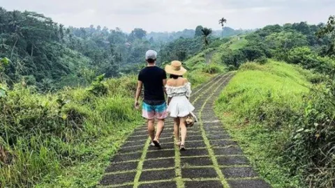 Bikin Betah, ini 5 Destinasi Bulan Madu di Bali saat Musim Hujan - GenPI.co
