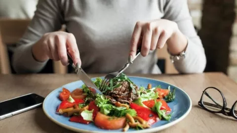 Work From Home: 5 Cara Ini Tokcer untuk Menjaga Pola Makan Sehat - GenPI.co