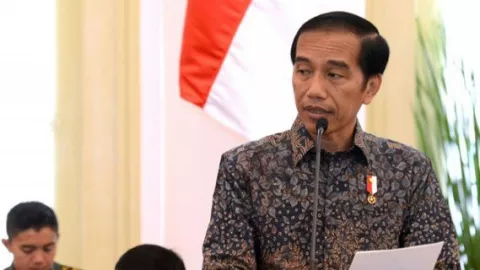 Hari Pahlawan, Jokowi Pimpin Upacara Ziarah di TMP Kalibata - GenPI.co