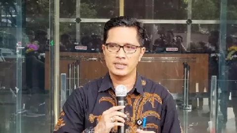Jubir KPK Febri Diansyah Mundur Lepas Jabatan, Ini Alasannya... - GenPI.co