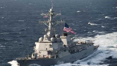 Kapal Perusak Amerika Siaga di Selat Taiwan, China Gelar... - GenPI.co