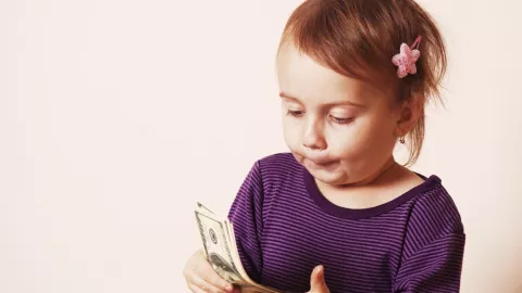 Mom, Setop Kebiasaan 'Menyuap' Anak dengan Uang - GenPI.co