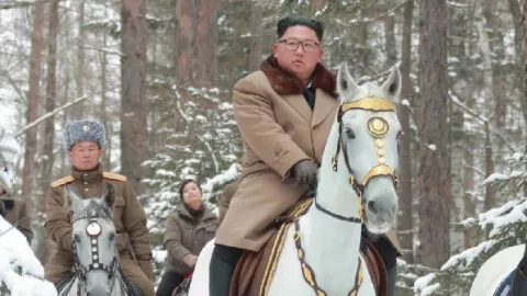 Kim Jong Un Muncul Kembali, Korea Utara Langsung Beraksi... - GenPI.co