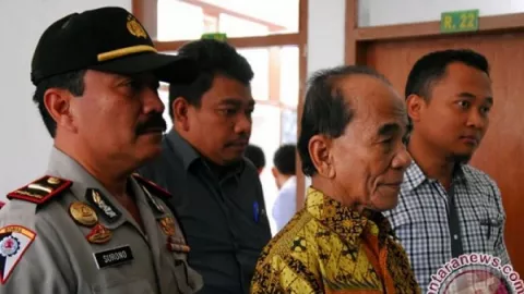 Astaga! KPK Kaget Presiden Jokowi Potong Hukuman Koruptor Ini... - GenPI.co