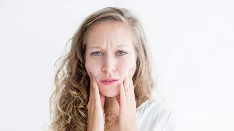 5 Cara Menjaga Kulit Wajah Cantikmu Tidak Kering - GenPI.co