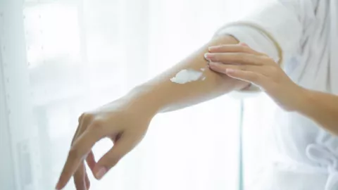 Lotion Bikin Bulu Tangan dan Kaki Cepat Tumbuh, Mitos atau Fakta? - GenPI.co