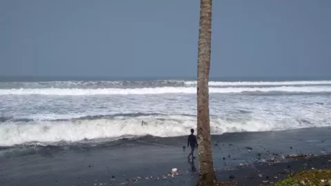 Waspada! Gelombang Tinggi 9 Meter Hantam Perairan Indonesia - GenPI.co