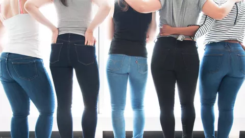 4 Hal yang Wajib Diperhatikan Sebelum Membeli Celana Jeans - GenPI.co