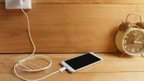 Smartphone Cepat Lowbat? Perhatikan Tips Penting Ini - GenPI.co