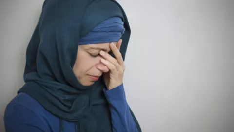 Hukum Istri Melawan Suami Menurut Islam, Simak Baik-baik! - GenPI.co