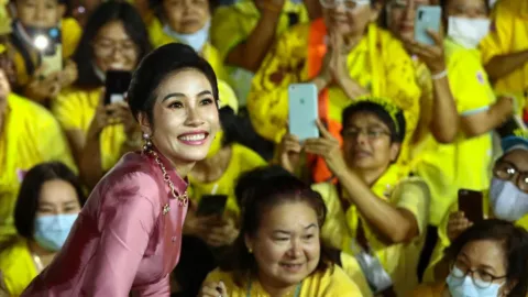 Selir Raja Thailand Ternyata Begini, Pantas Bisa Bikin Goyah Iman - GenPI.co