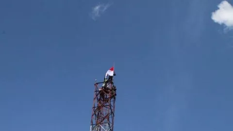 Aksi Heroik Prajurit TNI, Kibarkan Bendera Merah Putih di Asmat - GenPI.co
