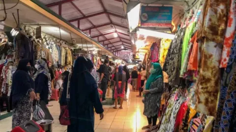 Tempat Belanja Tak Mampu Jalankan Prokes Bakal Ditutup - GenPI.co