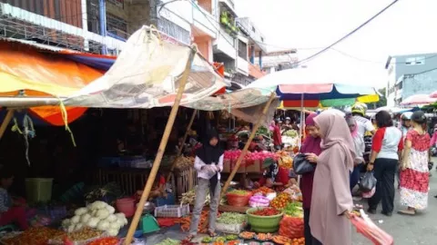 Patut Dicontoh! Pedagang Pasar Kebayoran Lama Kompak Pakai Masker - GenPI.co