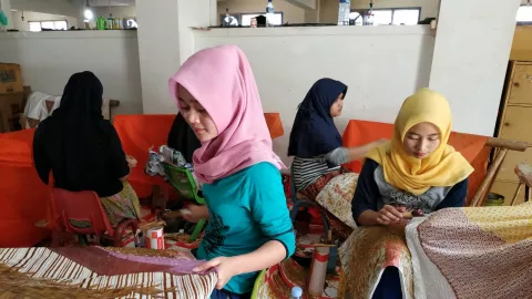 Terpukul Pandemi, Nasib Industri Batik di Ambang Bangkrut - GenPI.co