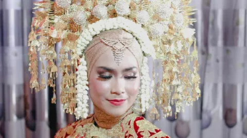 Begini Prosesi Pernikahan Adat Minang Sumatera Barat - GenPI.co
