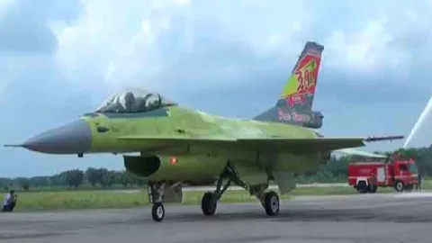 Luar Biasa... TNI AU Sulap Pesawat Tempur F-16 Jadi Makin Canggih - GenPI.co