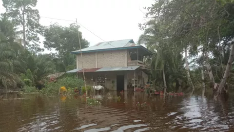Anak Sungai Meluap, Kabupaten Ogan Komering Ulu Terkepung Banjir - GenPI.co