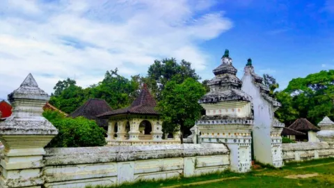 4 Destinasi Religi di Cirebon yang Cocok untuk Ngabuburit, Cek! - GenPI.co
