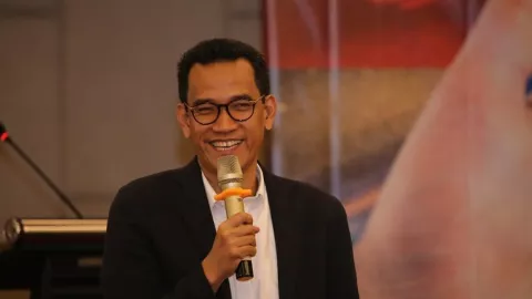 Soroti Latar Belakang Menteri, Refly Harun: Jokowi Mau Cari Apa? - GenPI.co