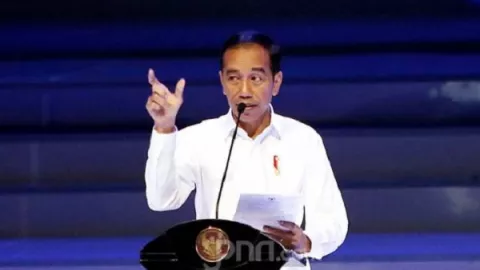 Terbang ke Korsel, Jokowi Suarakan Perdamaian Dunia di KTT ASEAN - GenPI.co