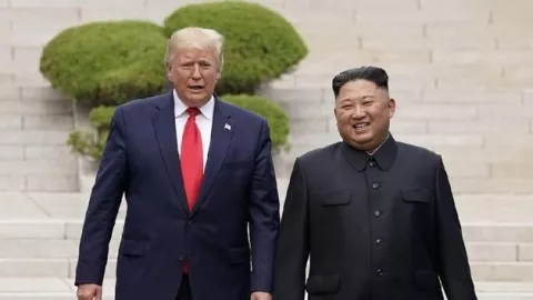 Kemesraan Trump dan Kim Jong Un Terungkap: Kekasih Yang Kecewa - GenPI.co