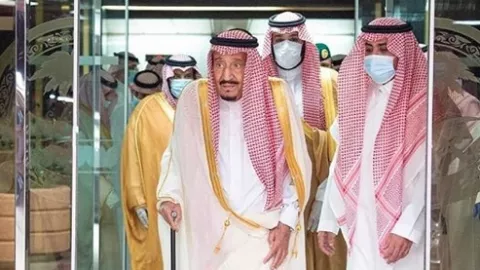 Mendadak Raja Salman Perintahkan Pecat 2 Pejabat Senior - GenPI.co