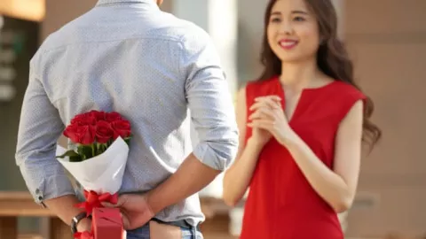 Tak Selalu Manis, 3 Hal Romantis Malah Bikin Pasangan Jadi Ilfil - GenPI.co