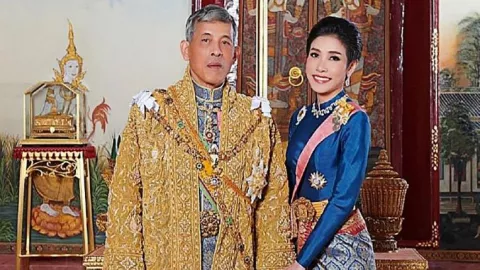 Selir Raja Thailand Makin Cadas! Ribuan Foto Syur Akhirnya... - GenPI.co