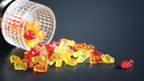 Manfaat Suplemen Multivitamin Gummy untuk Orang Dewasa - GenPI.co