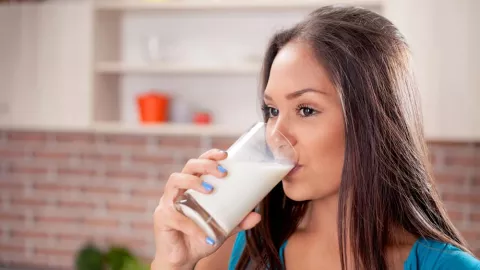 Minum Susu Bisa Bikin Gemuk, Mitos Atau Fakta? - GenPI.co