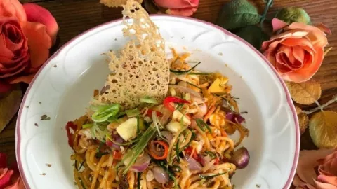 Kenikmatan Spaghetti Sambal Matah dengan Harga Kaki Lima - GenPI.co