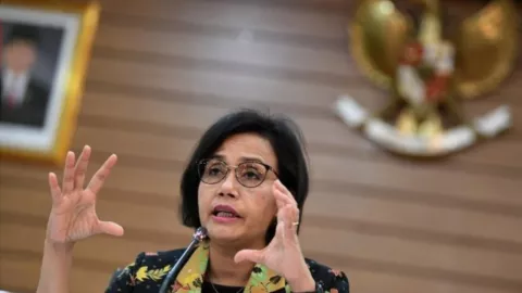 PNS Panas Dingin Tunggu Gaji ke-13, Ibu Menteri Bilang... - GenPI.co
