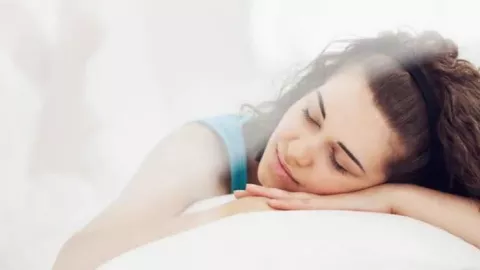 Tidur Siang Selama 30 Menit Bisa Dongkrak Mood Kala Bekerja - GenPI.co