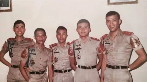 Pak Tito Karnavian Ganteng Banget, Netizen Klepek-Klepek tuh - GenPI.co