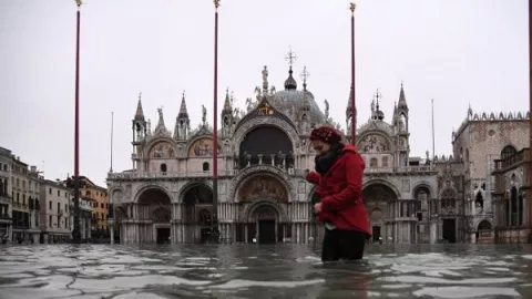 Bencana Banjir, Kota Wisata Venesia Terancam Hilang Selamanya - GenPI.co