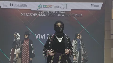 Vivi Zubedi Tampilkan Tenun Sasirangan dan Sumba di Rusia - GenPI.co