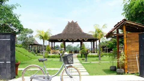 5 Lokasi Paling Hits di Sekitar Candi Borobudur untuk Bersepeda - GenPI.co