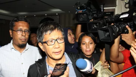 Rocky Gerung Curiga Istana Diam-diam Merancang Kudeta Demokrat - GenPI.co