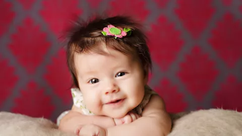 Inspirasi Nama Bayi Perempuan Kekinian, Berparas Cantik - GenPI.co